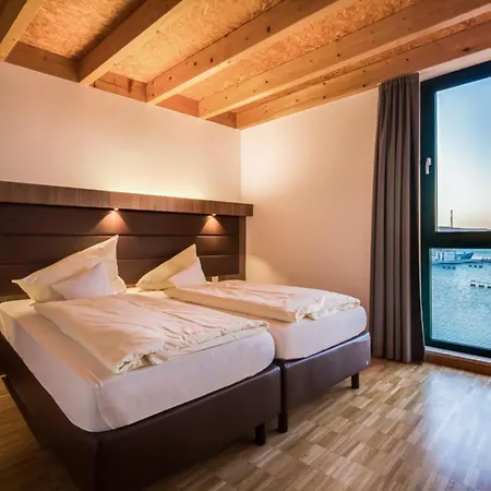 Holiday home Lagovida Hafenhaus J Am Stoermthaler Grosspoesna