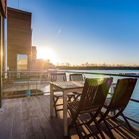 Lagovida Hafenhaus J Am Stoermthaler